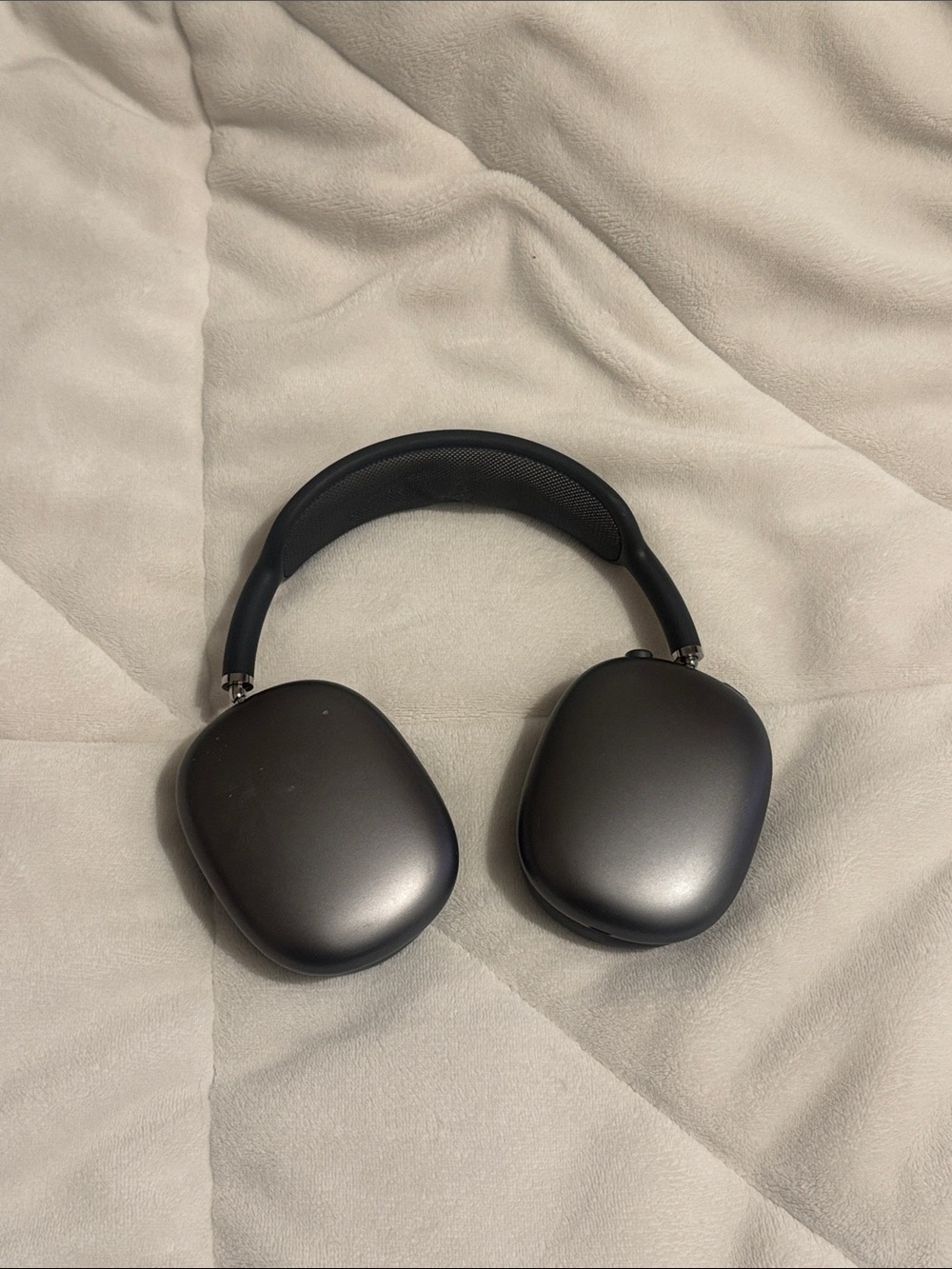 Apple Over-Ear Headphones - Space Gray